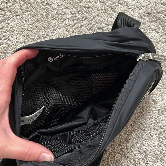 Lululemon Wunderlust Belt Bag - Picture 3 of 5